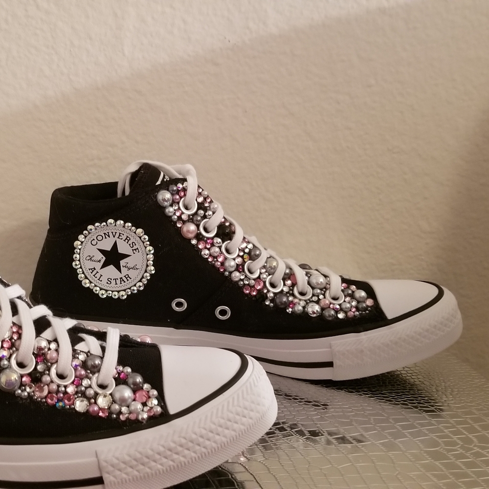 Ladies size7.5  Revamped Converse